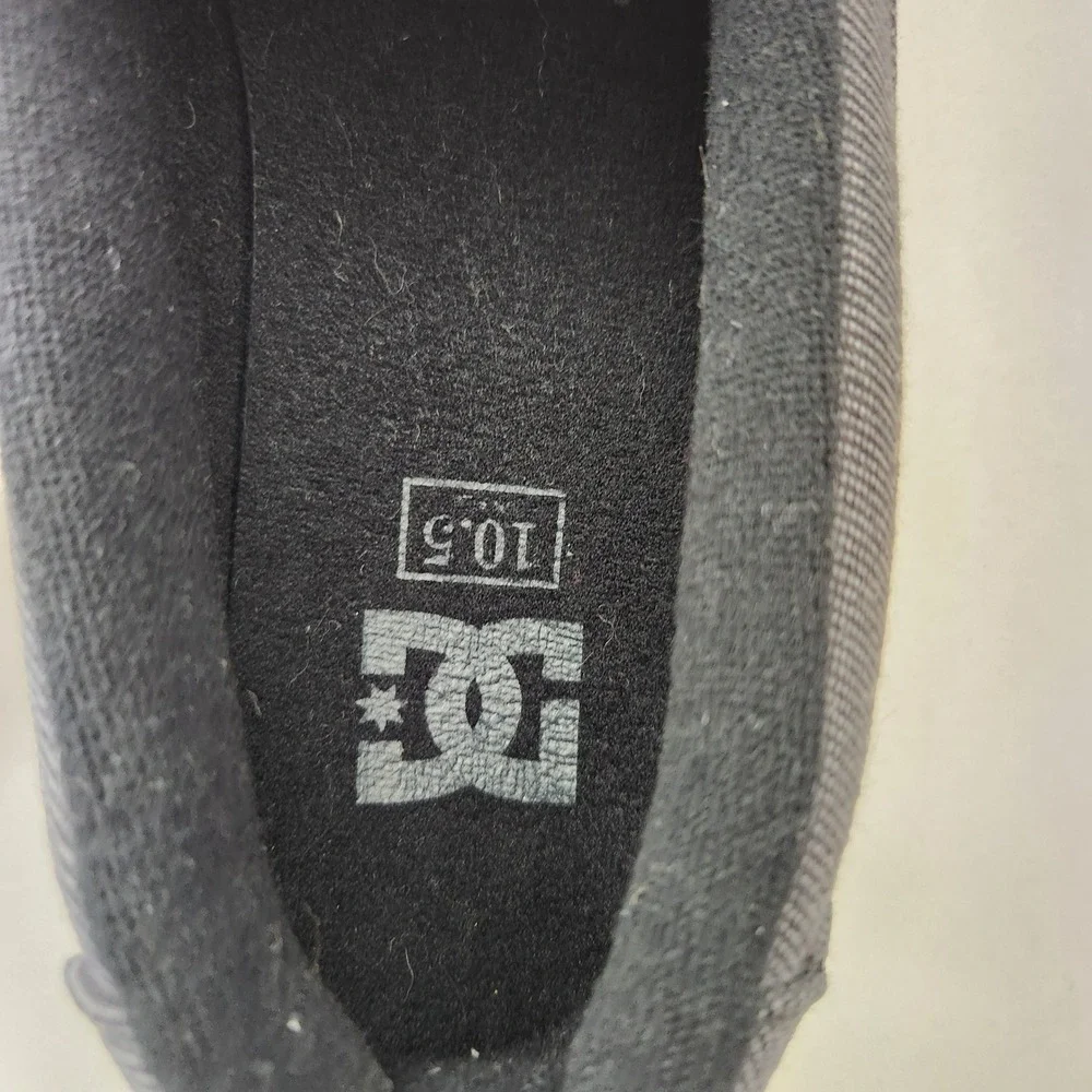 DC Shoes Mens Villain Slip On Loafer Sneakers Black Textile Moc Toe 10.5